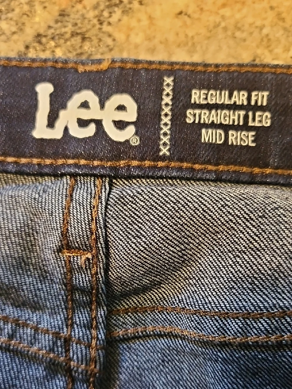👖Lee Women’s Indigo Straight-Leg Jeans